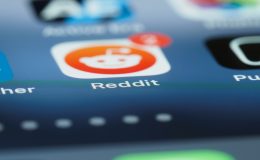 Reddit appears on a smartphone with notifications