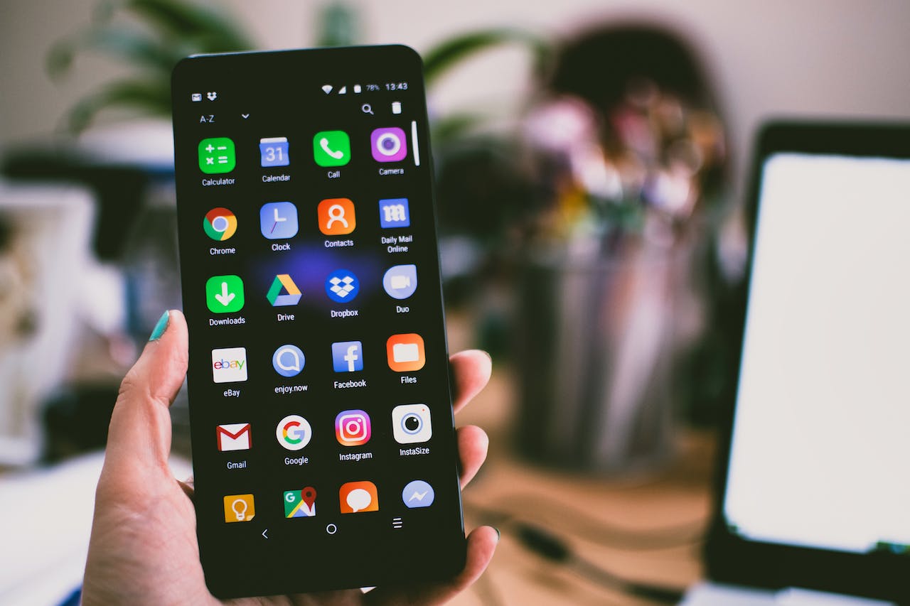 Android 15 may bring back lock screen widgets