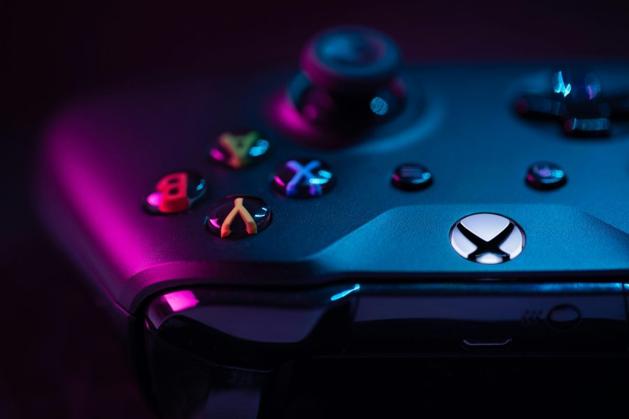A close up image of an Xbox controller.