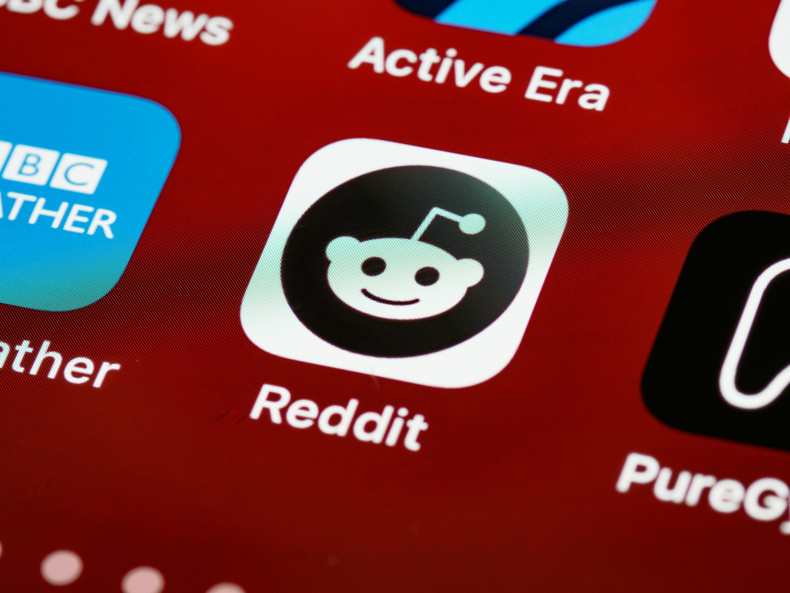 Reddit reportedly signs million annual deal with AI company