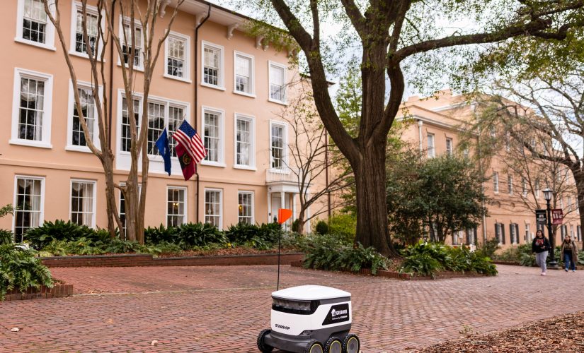 Starship Technologies robot delivering in the US / Starship Technologies has announced $90million funding round