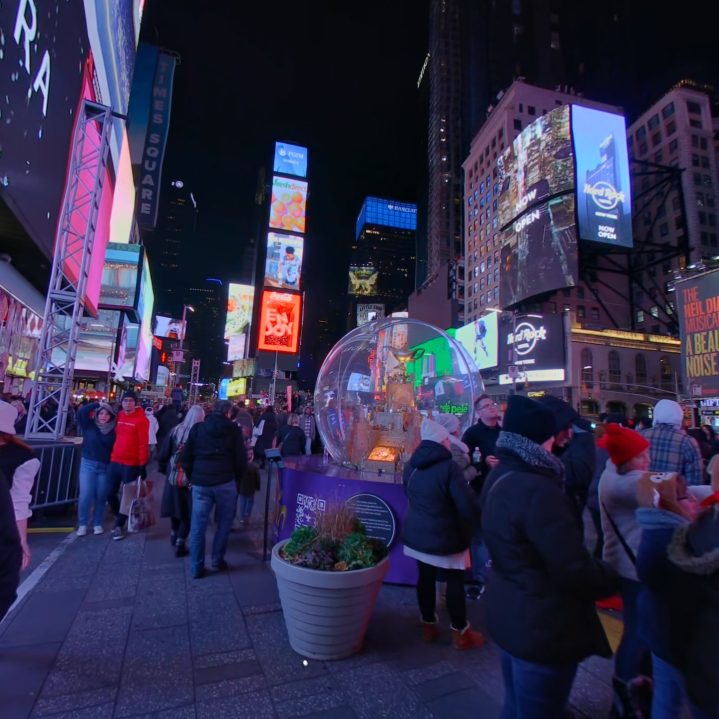 Η Times Square όπως προβάλλεται μέσω του Youtube VR στο Meta Quest 3