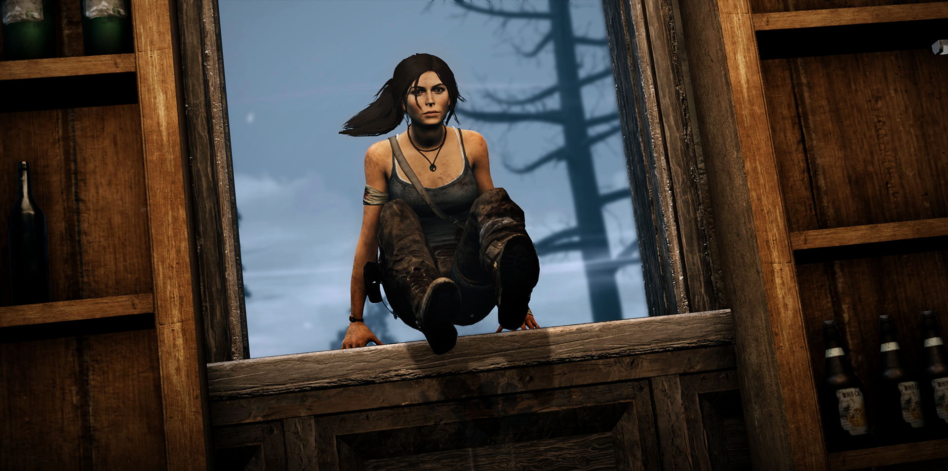 Lara Croft mendemonstrasikan kemampuan lompat cepatnya di Dead by Daylight dengan melompat melalui ambang jendela.