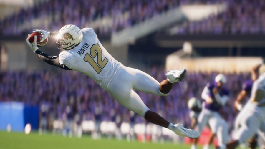 How to throw a Touch Pass in College Football 25