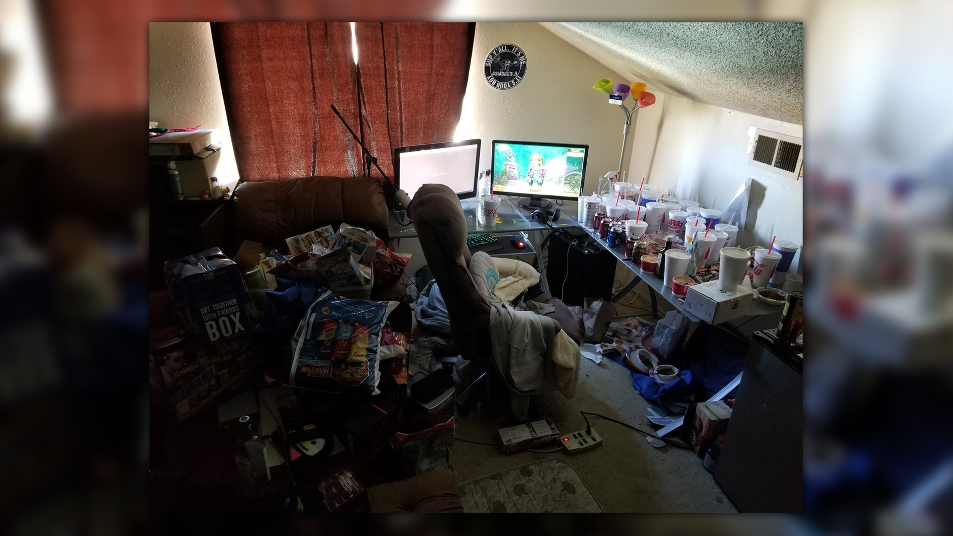 asmongold's room