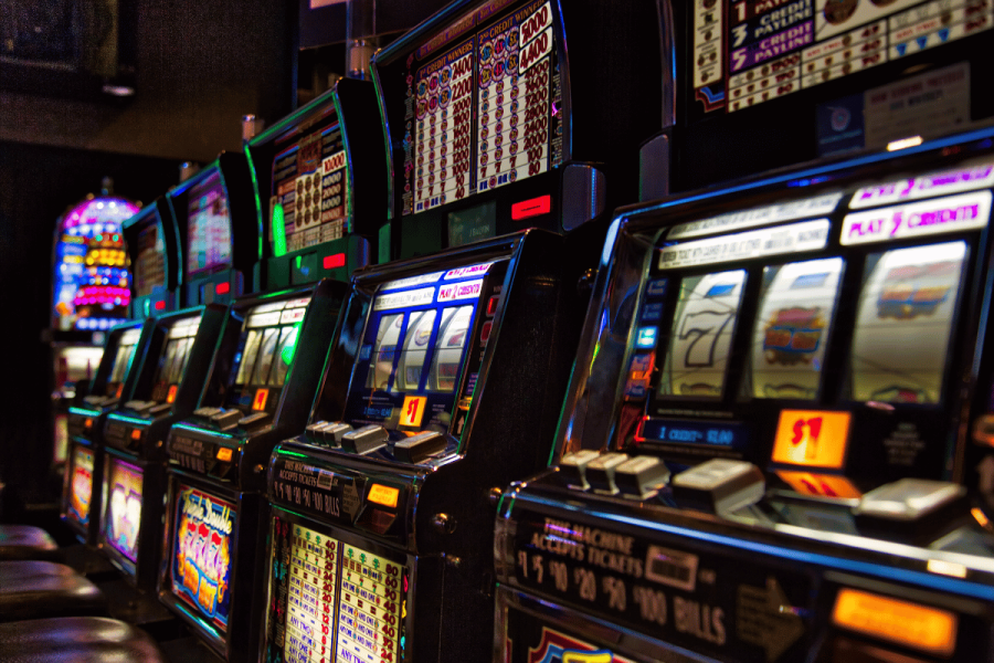 Gambler wins massive jackpot with $2 bet in Las Vegas. Image of Las Vegas slot machines.