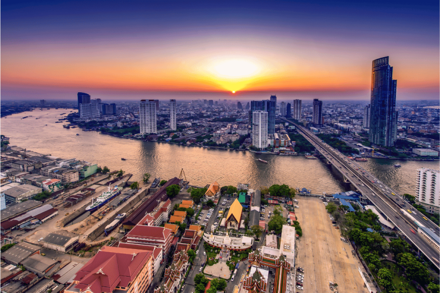 Thailand to delay Entertainment Complex casino bill as political turmoil halts key legislation. Skyline of Bangkok