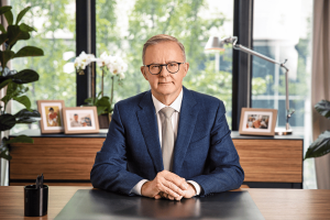 Australia, Prime Minister Anthony Albaniz, is not convinced of banning an explicit gambling declaration. An official photo of Australian Prime Minister Anthony Albaniz