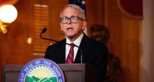 Mike Dyin, the governor of Ohio, urged the Casino Control Committee to ban pillars