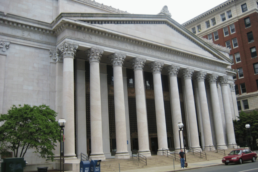 ఆన్లైన్ జూదం సైట్లను $3M మోసం చేయడానికి వేలాది దొంగిలించబడిన గుర్తింపులను ఉపయోగించినందుకు పురుషులు అభియోగాలు మోపారు ఆన్లైన్ జూదం సైట్లను $3M మోసం చేయడానికి వేలాది దొంగిలించబడిన గుర్తింపులను ఉపయోగించినందుకు పురుషులు అభియోగాలు మోపారు