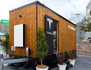 tesla-tiny-house-solar-energy